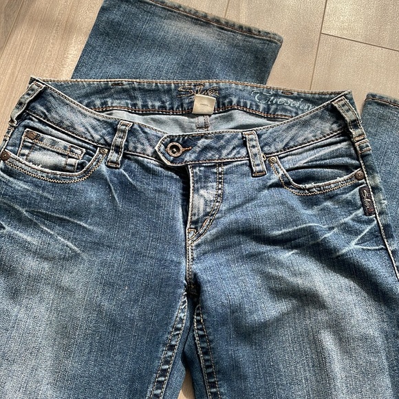 Silver Jean🩶 Tuesday - Picture 3 of 7